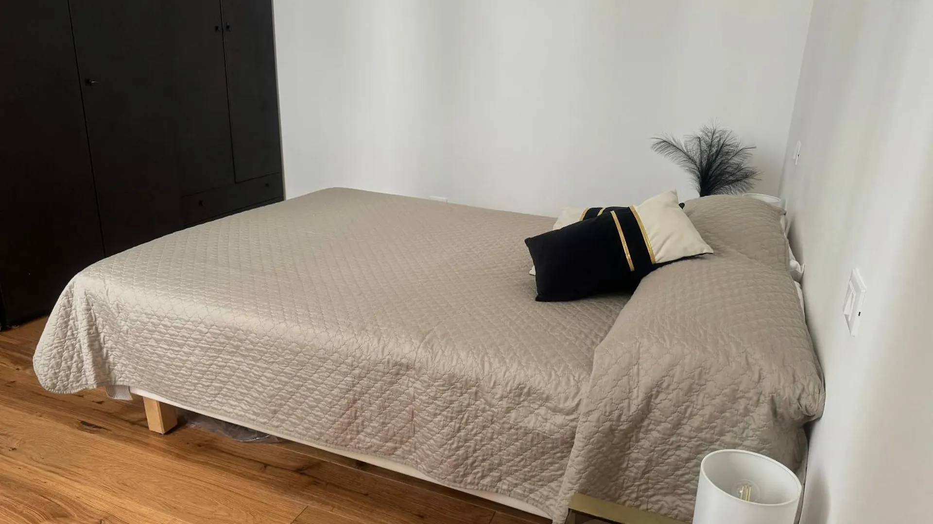 Genoa Waterfront Room Italia
